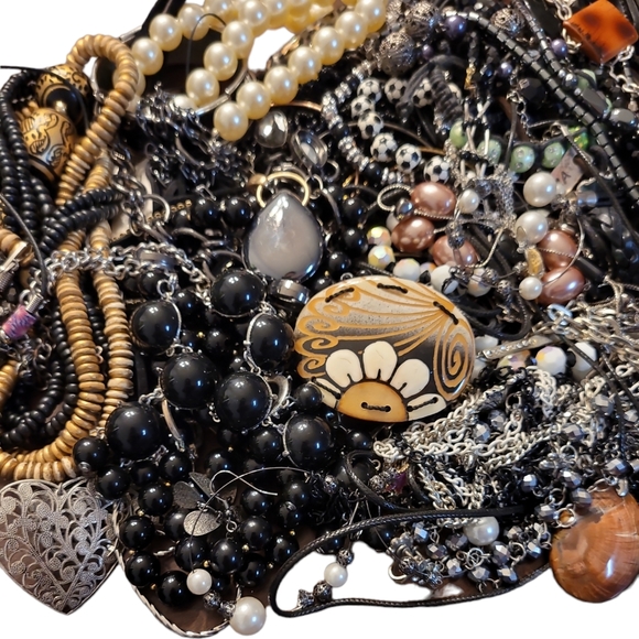 2+lbs Mixed Jewelry Lot Vntg & Modern Broken Craft Repair Mixed Costume Fun - Picture 3 of 6